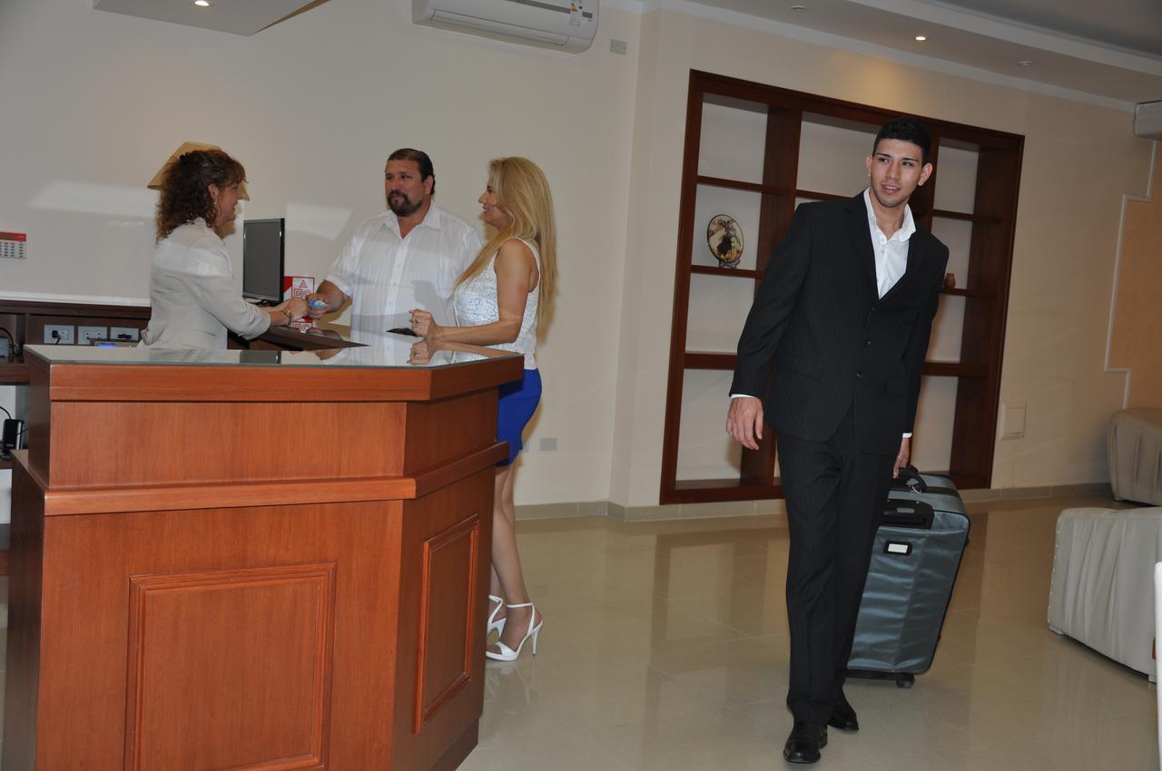 Realnoa Hotel Tartagal Buitenkant foto