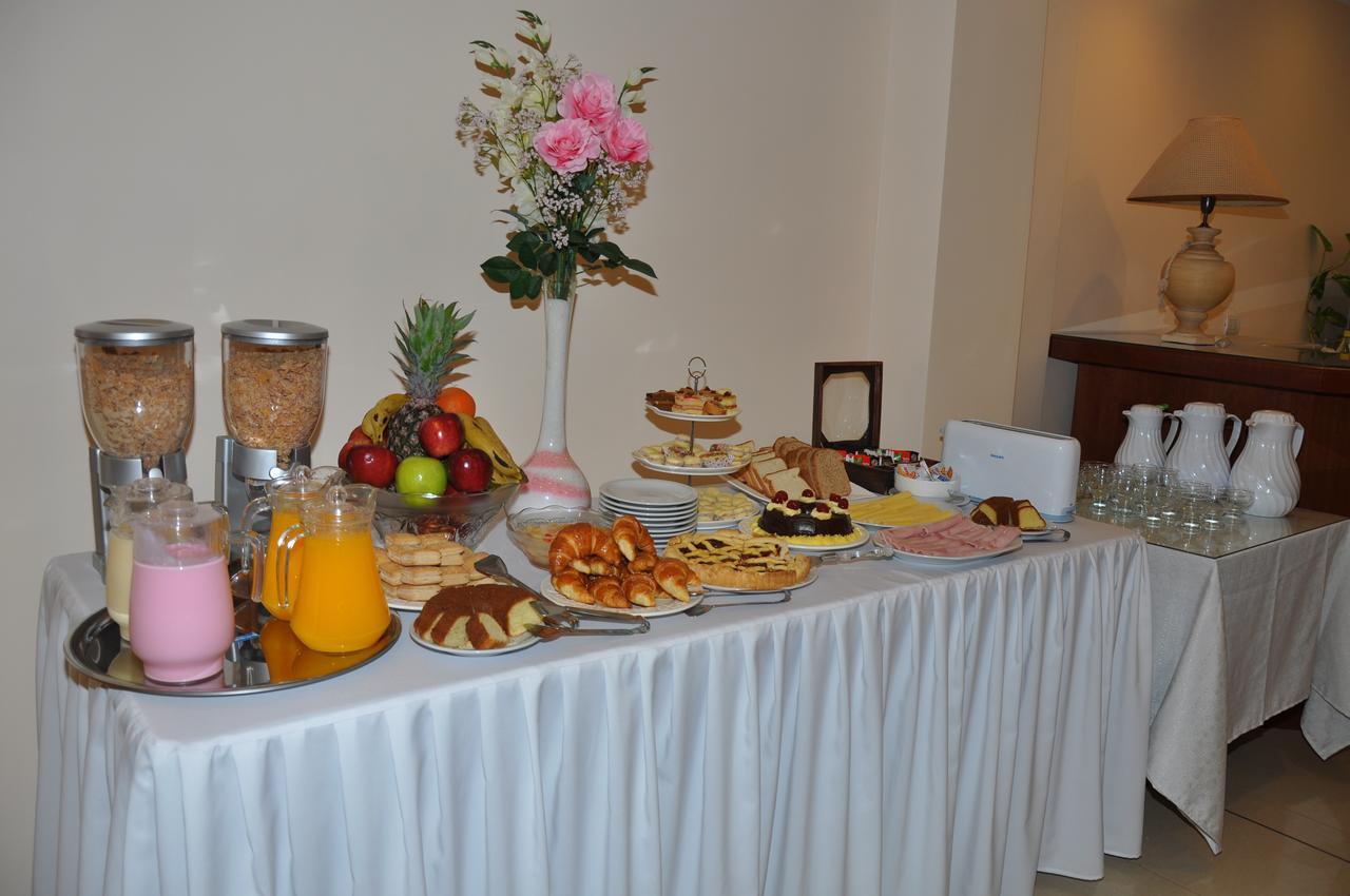 Realnoa Hotel Tartagal Buitenkant foto